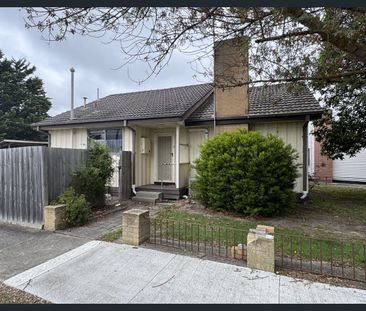 Charming three-bedroom home available for lease. - Photo 6