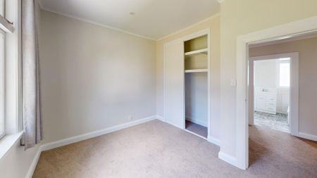 Longburn - 3 Bedrooms - Photo 3