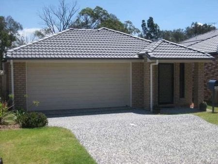 Family Home in Quiet Estate - Photo 3