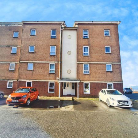 2 bedroom flat to rent - Photo 2