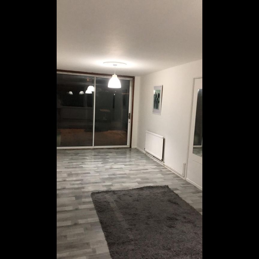 3 Bed Terraced House, Northcote Way, NG6 - Photo 1