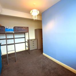 2 bedroom House in Parkfield Grove, Leeds - Photo 1