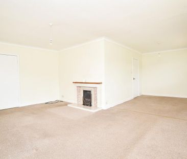 2 bedroom detached bungalow to rent - Photo 3