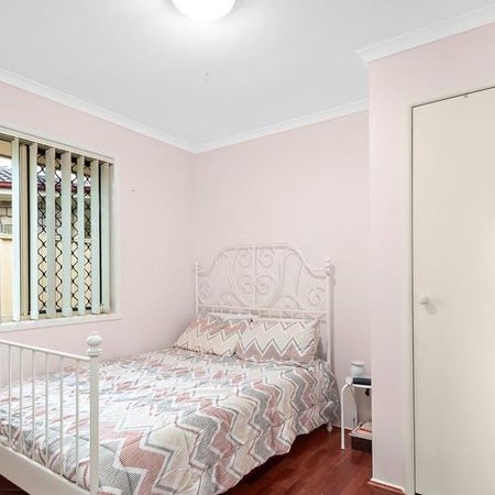 Stunning Family Home in Crestmead - Photo 4