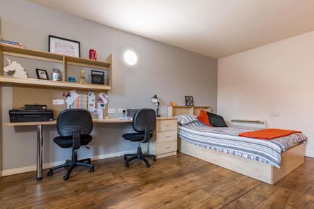 1 bedroom in a flat share to rent - Photo 4