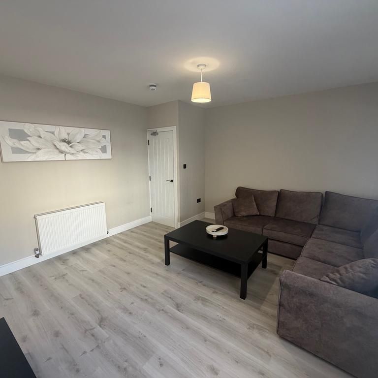 1 bedroom in a house share to rent - Photo 1