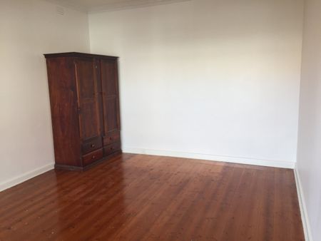 WALKING DISTANCE TO CHAPEL STREET!! - Photo 3