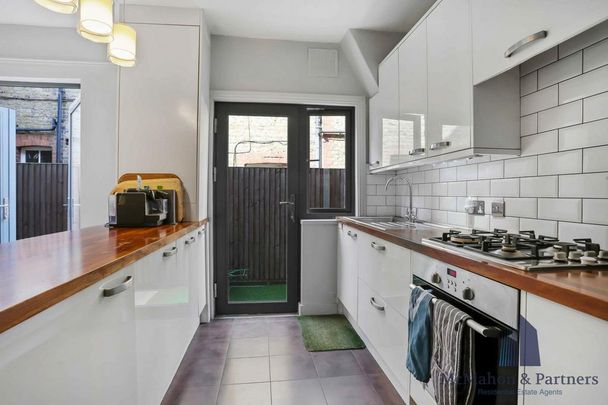 3 bedroom terraced house to rent - Photo 1