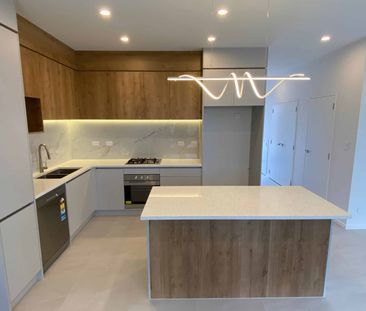 Brand New & Modern Living - Photo 3