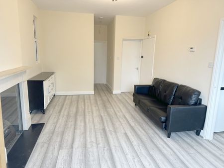 2 Bed Flat, Audley Road, NW4 - Photo 2