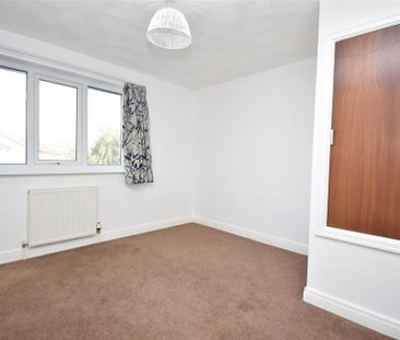 2 bedroom semi-detached house to rent - Photo 3