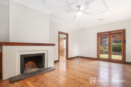 SOUGHT-AFTER EAST ALBURY - Photo 4