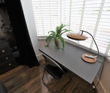 4 bedroom terraced house to rent - Photo 5