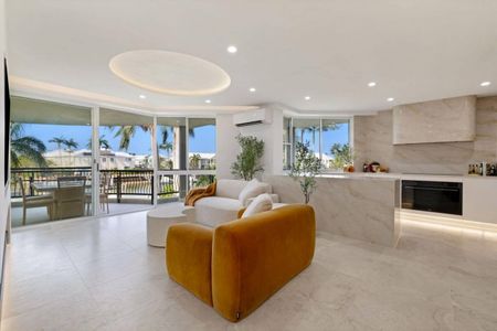 Luxury Waterfront Apartment for Rent - Photo 3