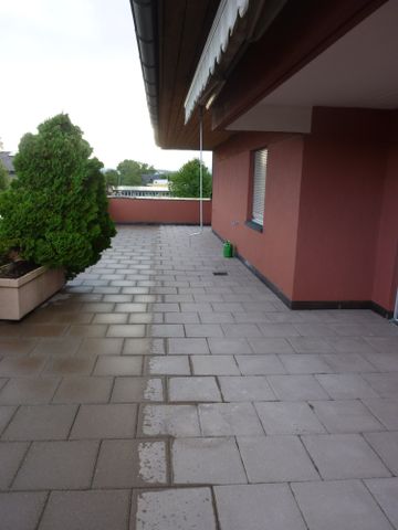 "Tolle 3-Zimmerwohnung mit grosszügiger Dachterrasse!" - Photo 2