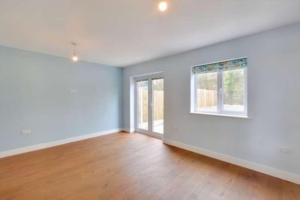 Mathews Court, Warehorne Road, TN26 - Photo 1