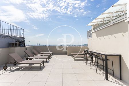 2 bedroom luxury Flat for rent in Barcelona, Spain - Photo 3