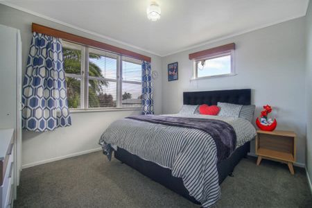 3 bedroom family home for rent in Papakura - Photo 3