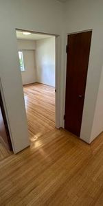 2 Bed/1 Bath Large Updated Suite in Kerrisdale - 1 cat ok - Photo 4