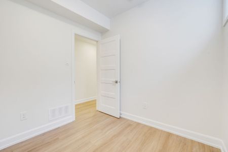 For Lease - 956 Fisher Avenue Unit# C, Carlington - Central Park, Ontario - Photo 4