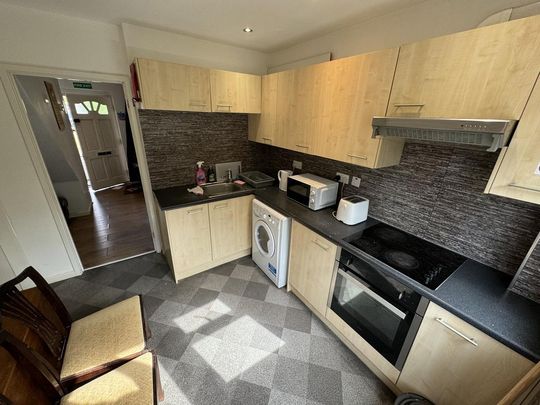 5 bedroom terraced house to rent - Photo 1