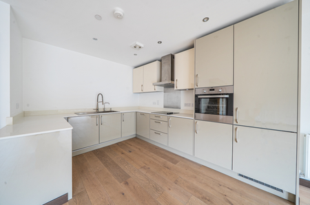 2 bedroom property to rent - Photo 3