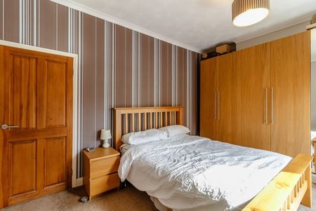 2 Bed Terraced House, Orchard Road, BS5 - Photo 4