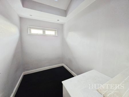 2 bedroom Flat To Let - Photo 2