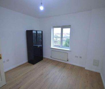 Blackthorn Road, IG1 - Photo 3