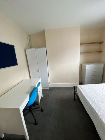 4 Bed Terraced House, Franklin Street, BN2 - Photo 3