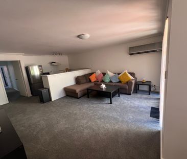 East Perth - Photo 5