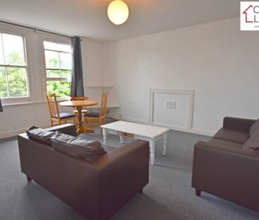 3 bedroom flat to rent - Photo 2