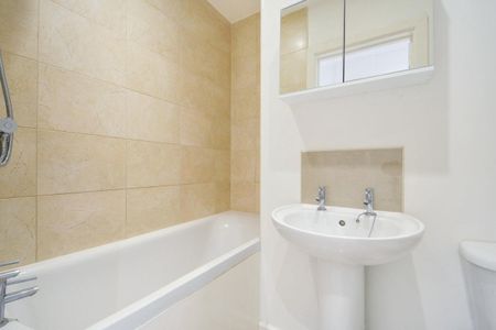 London Road - Photo 3