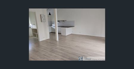 Close to Everything - Photo 3