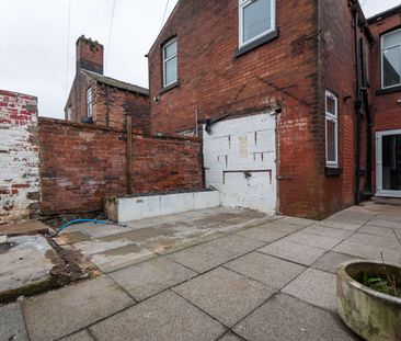 😍 BRAND NEW House Share Available Now! 😍 Room 2 - Photo 6