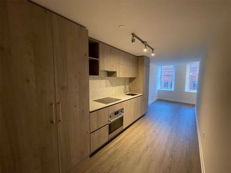 For Lease - 1 Yorkville Avenue Unit# 303, Toronto, Ontario - Photo 2