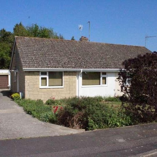 Bettertons Close, Fairford, GL7 - Photo 2