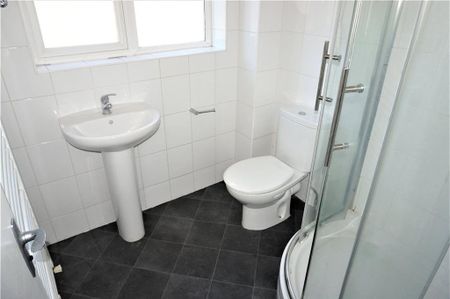 2 bedroom terraced house to rent - Photo 4