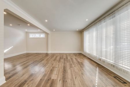 For Lease - 91 Ravenscrest Drive Unit# Upper, Toronto, Ontario - Photo 4