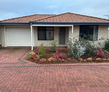 PERFECT LOCATION! - Photo 5