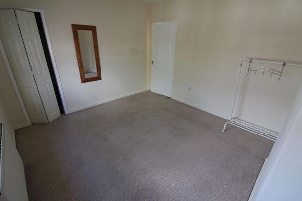 2 bedroom end of terrace house to rent - Photo 1