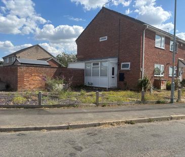 3 bedroom semi-detached house to rent - Photo 5