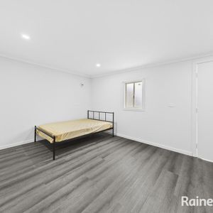 Self Contained Studio - Photo 2