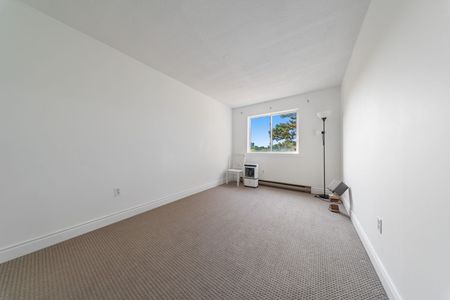 For Lease - 1030 Falgarwood Drive Unit# 71, Oakville, Ontario - Photo 4