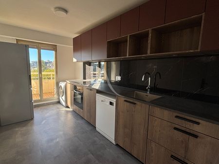 Location Appartement 3 pièces 72m² NICE 06100 - Photo 4