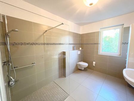 Trier-Feyen: Moderne, lichtdurchflutete und energieeffiziente Wohnung mit großem Balkon und Blick ins Grüne - Photo 5