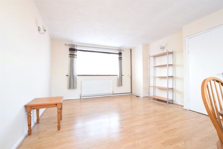 Great Cullings, Rush Green, Romford, Essex, RM7 - Photo 5
