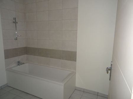 Location appartement T3 70.20m² à Reims (51100) Loyer CC * : 793.87 € Réf : ER.32952 - Photo 4