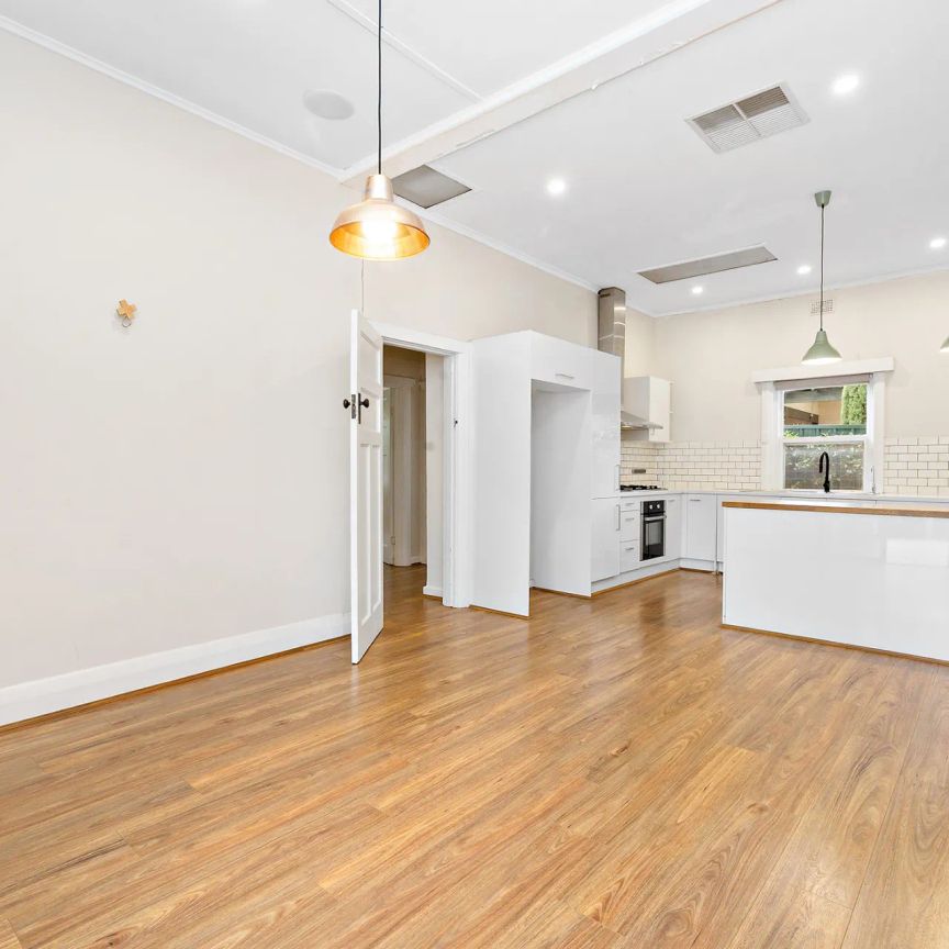 Character & Convenience in the Heart of Kingswood - Photo 1