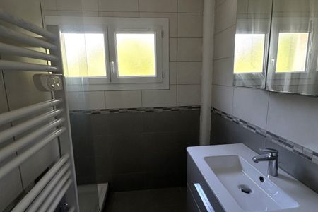 Studio libre immédiatement - Photo 4